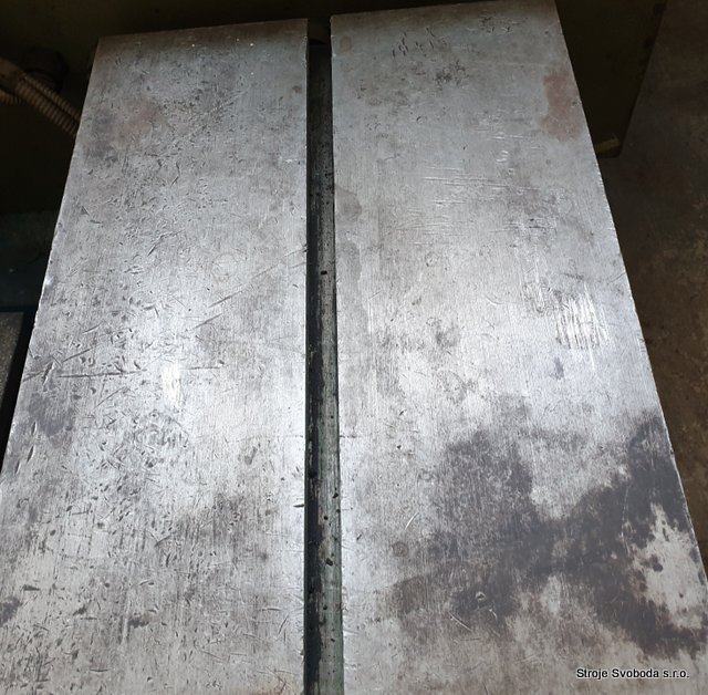 Rovnací deska 350x1500 - k lisu CDC 30 (3070 - PRIDAT Rovnaci deska k lisu CDC 30 (12).jpg)